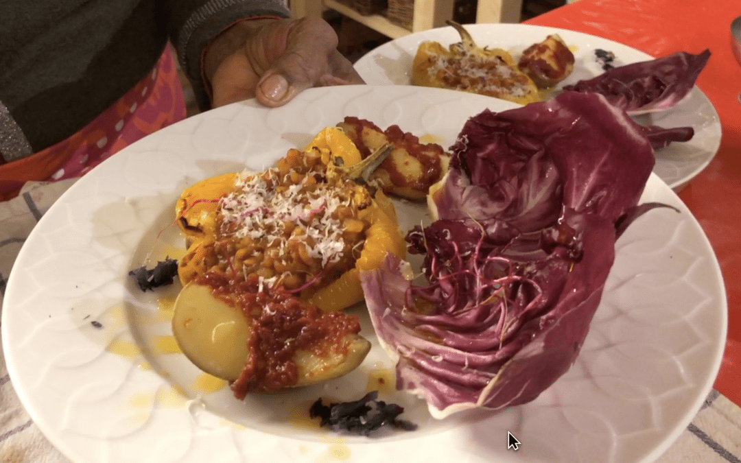 Poivrons jaunes farcis au carry de lentilles corail